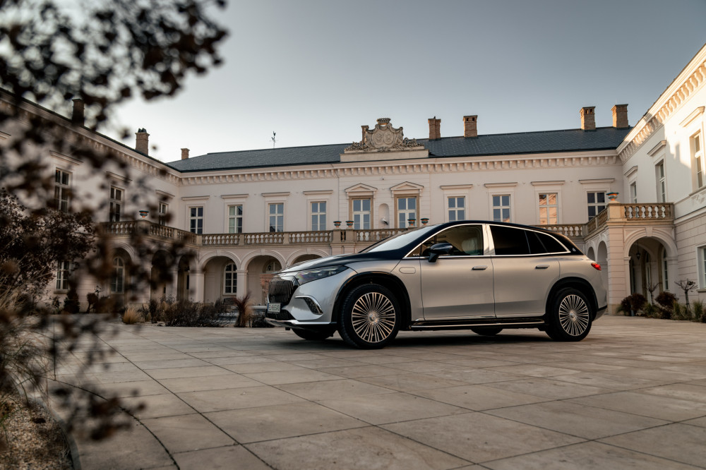 Mercedes-Maybach EQS 680 SUV